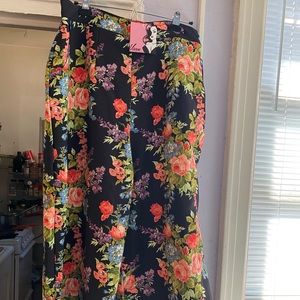 NWT Vixen Vacation Pants in Black Floral